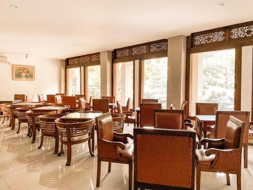 Rizen Padjadjaran Hotel Богор Экстерьер фото